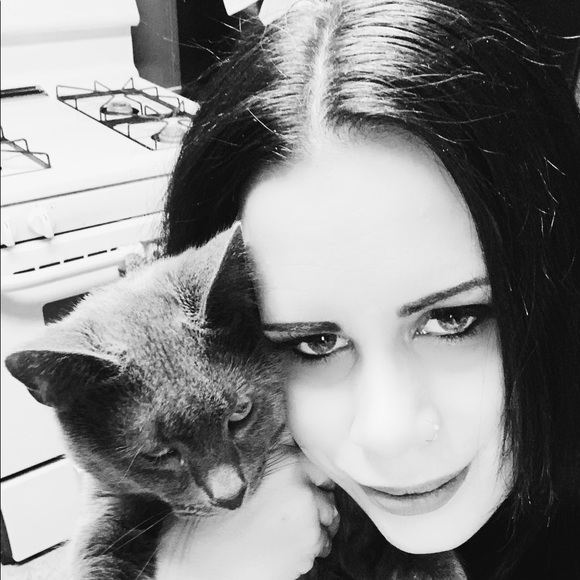 Meet your Posher, Nika - Picture 1 of 1